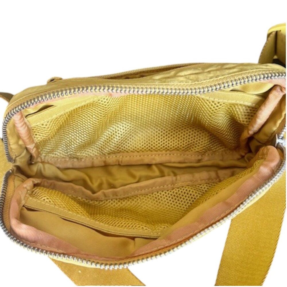 Lululemon Everywhere Belt Bag - Gold Sand - Picture 6 of 10